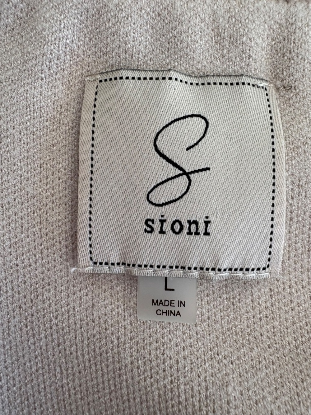 Sioni Open-Front Ivory/Cream Knitted Lady Jacket Cardigan with Gold Buttons - Picture 5 of 16